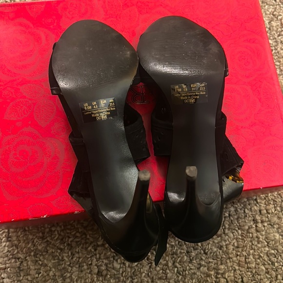 Carlos Santana open toe heels - Picture 6 of 8